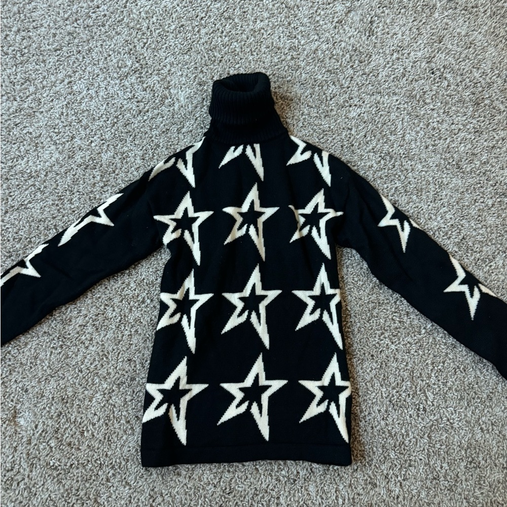 Perfect Moment - Black and White Star Pattern Turtleneck Ski Sweater